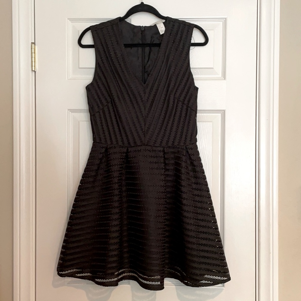 H&M Black Peplum Lace Dress With V-Neck